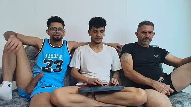 Snapshot of Benjamin_show chatting on 13, 11, 2025 Benjamin show online show from 13, 11, 2025