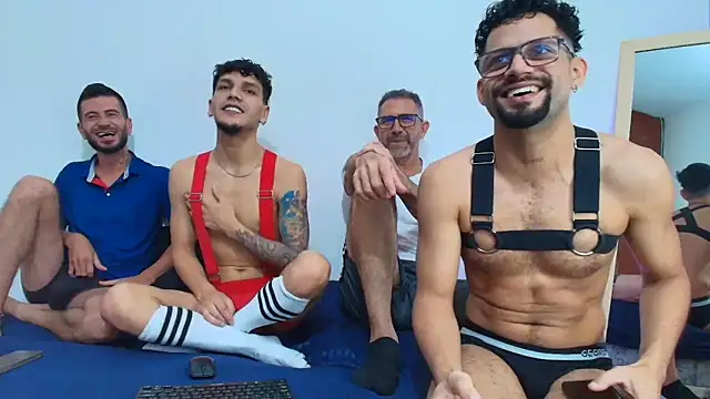 Snapshot of Benjamin_show chatting on 28, 11, 2025 Benjamin show online show from 28, 11, 2025