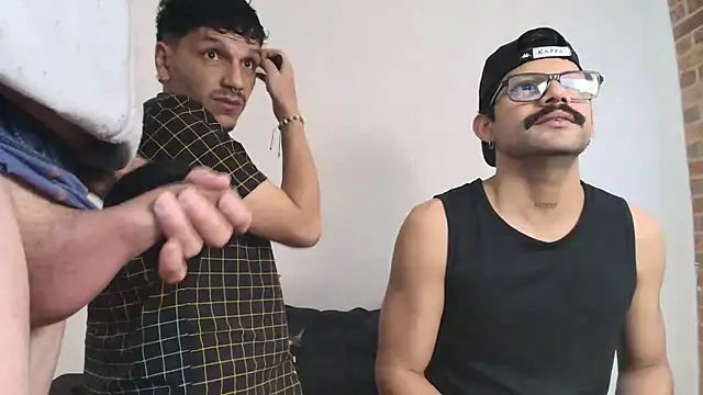 Snapshot of Benjamin_show chatting on 8, 2, 2026 Benjamin show online show from 8, 2, 2026