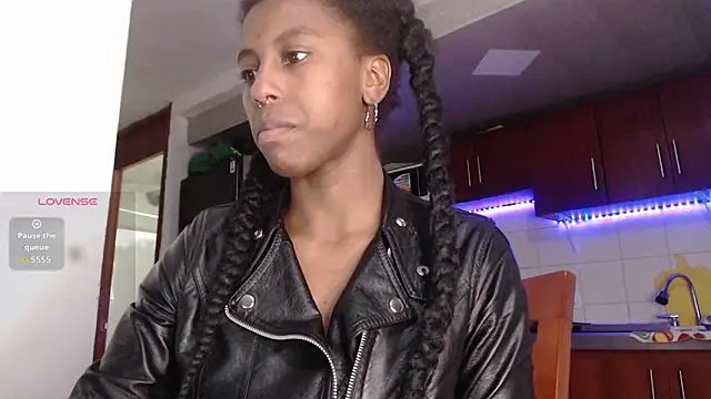 Snapshot of CoccoBele69 chatting on 4, 11, 2025 CoccoBele69 online show from 4, 11, 2025