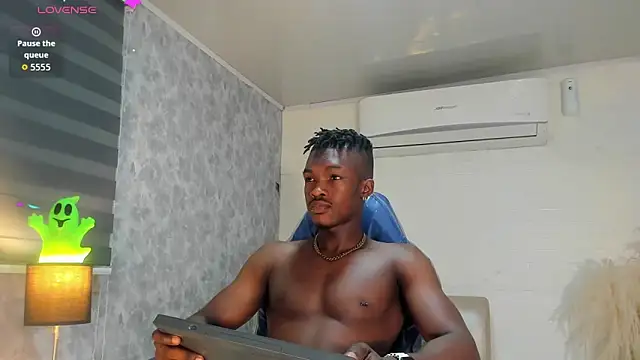 Snapshot of KENDER21_ chatting on 17, 12, 2025 KENDER21 online show from 17, 12, 2025