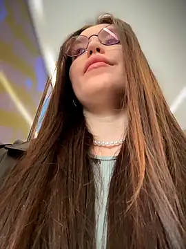 meow girl online show from 12, 4, 2026