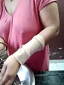 milf-kaira online show from 27, 12, 2024