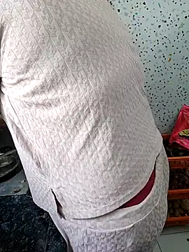 milf-kaira online show from 10, 3, 2025