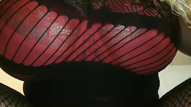 SCARLET-SANTANA online show from 7, 10, 2025