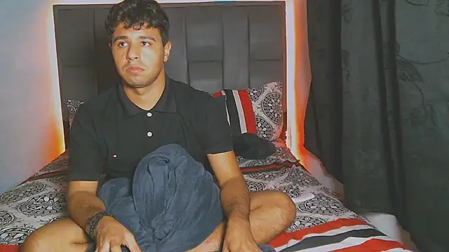 Snapshot of beautiful_james chatting on 17, 12, 2024 beautiful james online show from 17, 12, 2024