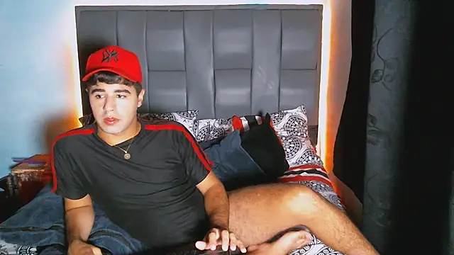 Snapshot of beautiful_james chatting on 21, 12, 2024 beautiful james online show from 21, 12, 2024