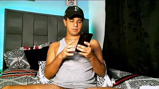Snapshot of beautiful_james chatting on 25, 12, 2024 beautiful james online show from 25, 12, 2024