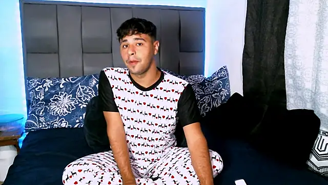 Snapshot of beautiful_james chatting on 5, 1, 2025 beautiful james online show from 5, 1, 2025