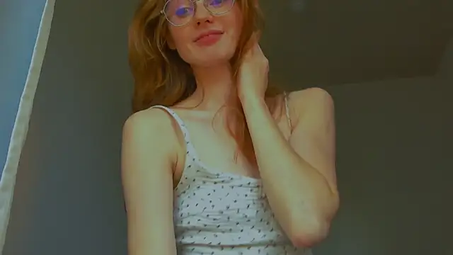 Snapshot of Fire_Luna chatting on 4, 8, 2026 Fire Luna online show from 4, 8, 2026