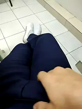 gatmoreno1 online show from 6, 10, 2025