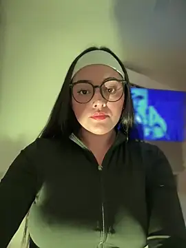 kenndall 21 online show from 11, 11, 2025