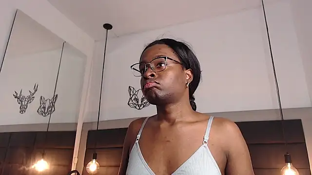 Snapshot of candy_lovee69 chatting on 19, 6, 2026 candy lovee69 online show from 19, 6, 2026