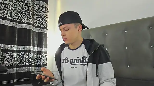 Snapshot of Angel_Cuervo chatting on 28, 12, 2024 Angel Cuervo online show from 28, 12, 2024