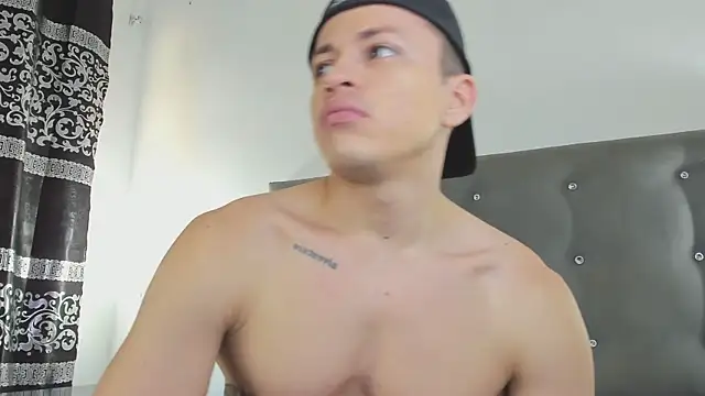Snapshot of Angel_Cuervo chatting on 31, 12, 2024 Angel Cuervo online show from 31, 12, 2024