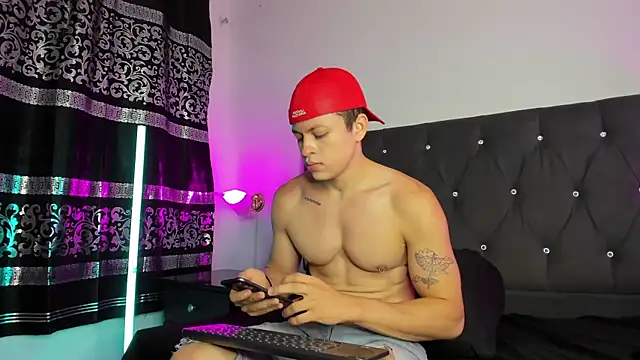 Snapshot of Angel_Cuervo chatting on 10, 3, 2025 Angel Cuervo online show from 10, 3, 2025