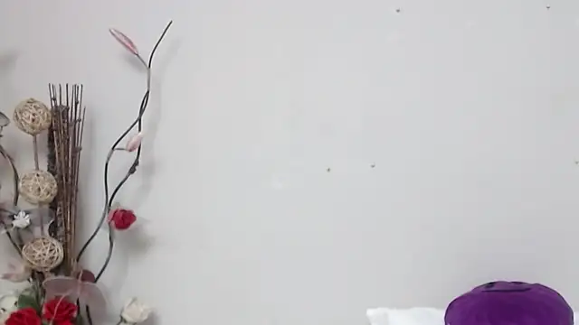 Nicol Love0 online show from 25, 1, 2025