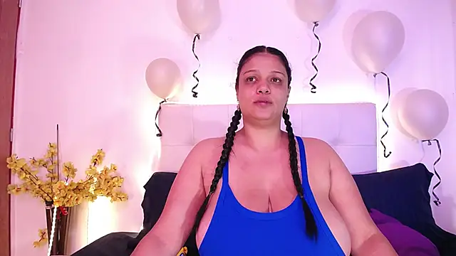 Nicol Love0 online show from 18, 4, 2026