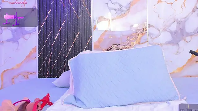 Alyson-a online show from 19, 12, 2025