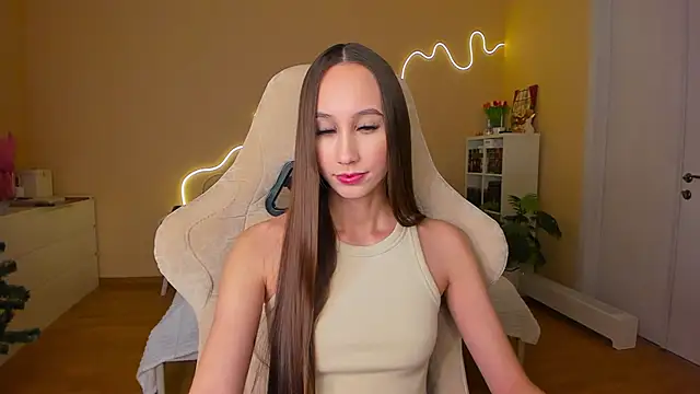 Snapshot of your_emily_ chatting on 4, 3, 2025 your emily online show from 4, 3, 2025