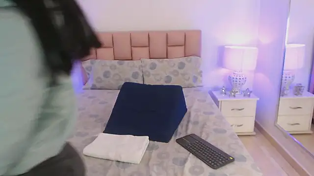 Snapshot of Zoe_Vixen chatting on 4, 1, 2025 Zoe Vixen online show from 4, 1, 2025