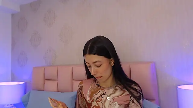 Snapshot of Zoe_Vixen chatting on 15, 1, 2025 Zoe Vixen online show from 15, 1, 2025