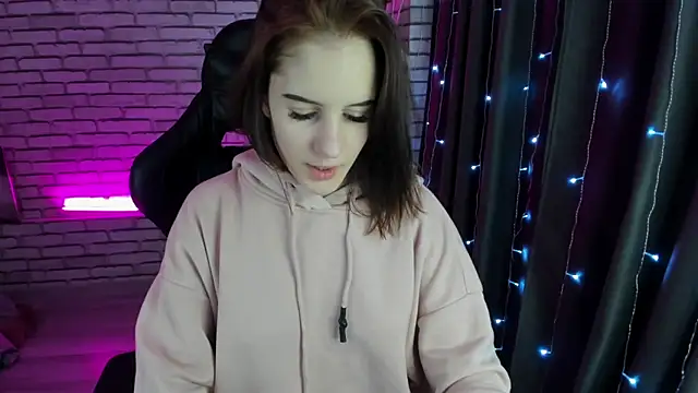 Tonya Gray online show from 2, 1, 2025