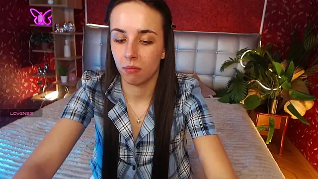 AuroraAksnesss online show from 11, 2, 2025