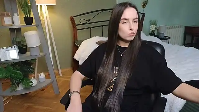 AuroraAksnesss online show from 13, 2, 2025