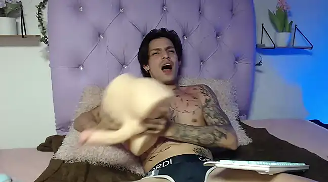 Apolo Hidalgo01 online show from 18, 2, 2025