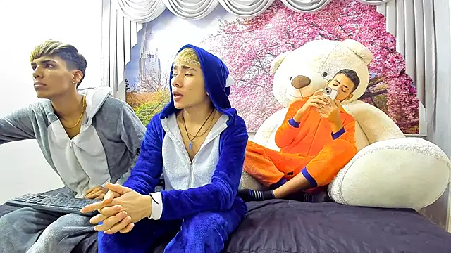 StrawwBoys online show from 13, 1, 2025