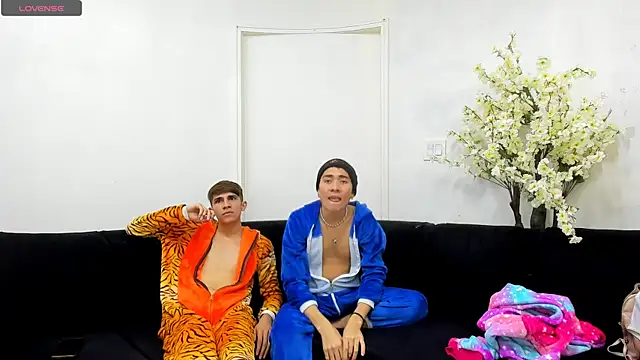 StrawwBoys online show from 11, 9, 2025