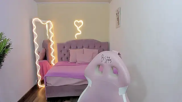 kendra tay online show from 10, 2, 2025