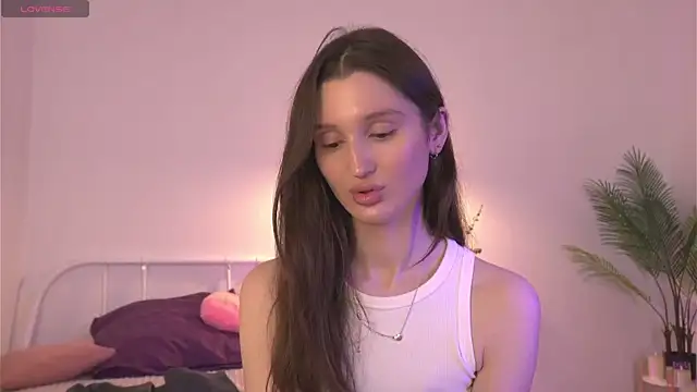 Snapshot of tender_babyy chatting on 11, 9, 2025 tender babyy online show from 11, 9, 2025