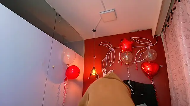 Zia Green online show from 15, 2, 2025