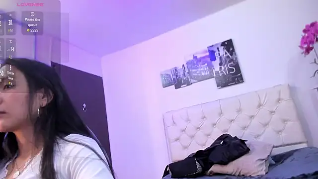 Amy Kiitty  online show from 8, 11, 2025