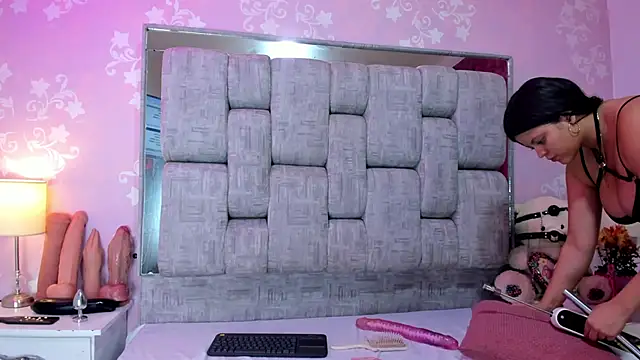 Snapshot of KarinaSimonz chatting on 9, 3, 2026 KarinaSimonz online show from 9, 3, 2026