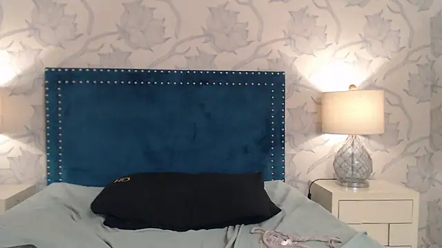 Snapshot of Aleja_gh1 chatting on 2, 2, 2025 Aleja gh1 online show from 2, 2, 2025