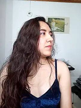 Emi chik online show from 15, 10, 2025