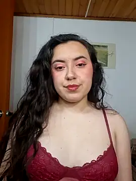 Snapshot of Emi_chik chatting on 17, 5, 2026 Emi chik online show from 17, 5, 2026