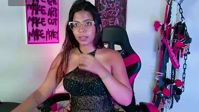 Megaan Greey online show from 25, 10, 2025