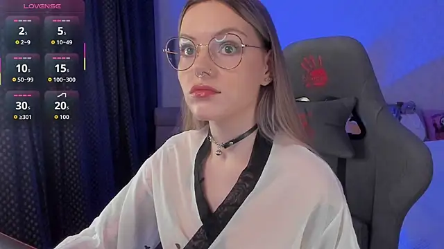 Marta May  online show from 9, 11, 2025