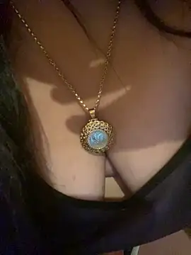 Snapshot of Cameelia chatting on 15, 9, 2025 Cameelia online show from 15, 9, 2025