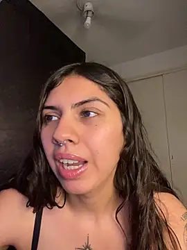 Snapshot of Argentiiniita chatting on 28, 11, 2025 Argentiiniita online show from 28, 11, 2025