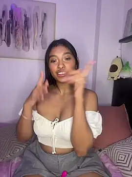 Isabella fasilier online show from 5, 2, 2025