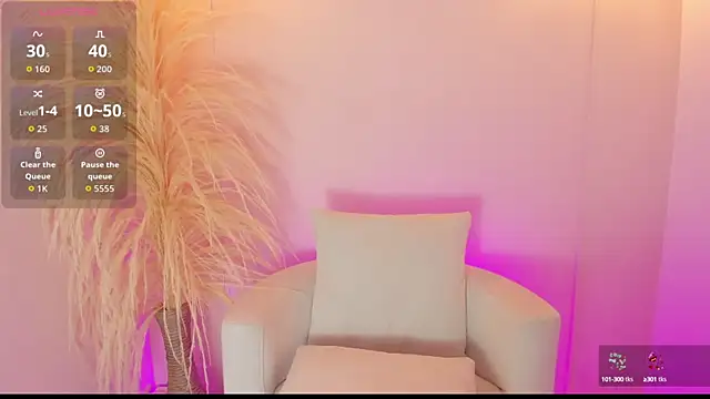 thaliafox  online show from 23, 9, 2025