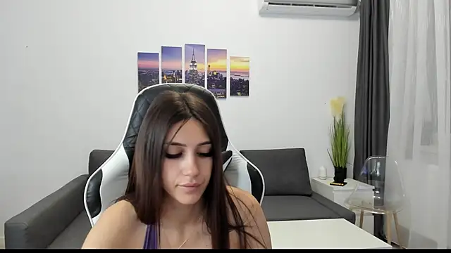 Snapshot of Kimi_Ivy chatting on 19, 10, 2025 Kimi Ivy online show from 19, 10, 2025