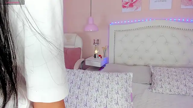 Ashley Evans18 online show from 8, 1, 2025