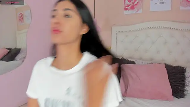 Ashley Evans18 online show from 20, 1, 2025