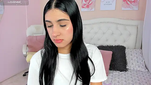 Ashley Evans18 online show from 8, 2, 2025